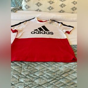 BNWT Adidas XL t-shirt